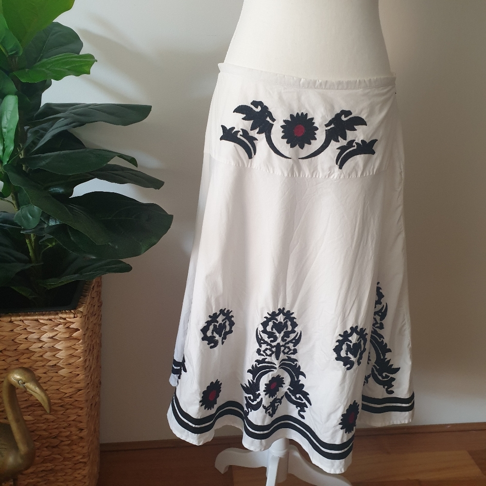 Diane von Furstenberg white embroidered skirt - Picture 7 of 7